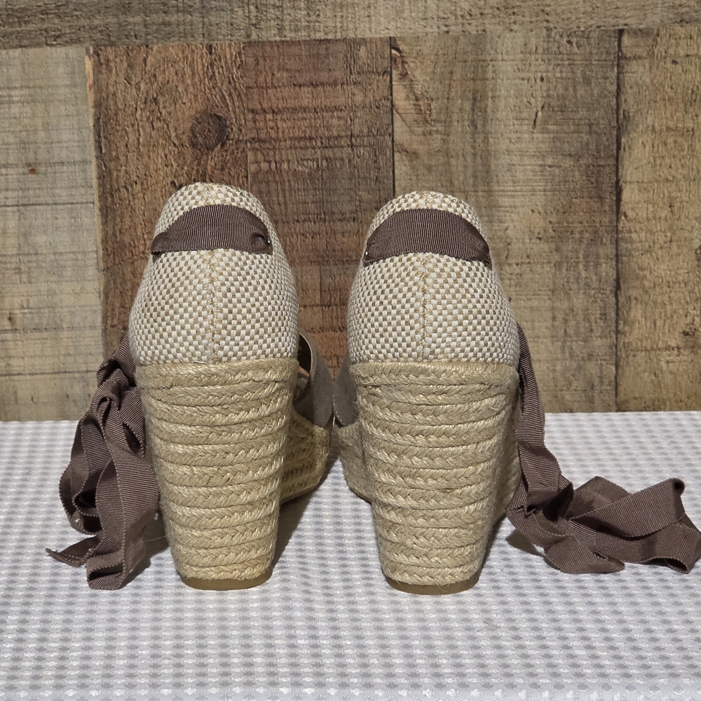 🔥SOLD🔥       EUC Torrid Taupe Espadrille Wedge Sandals - Picture 5 of 15